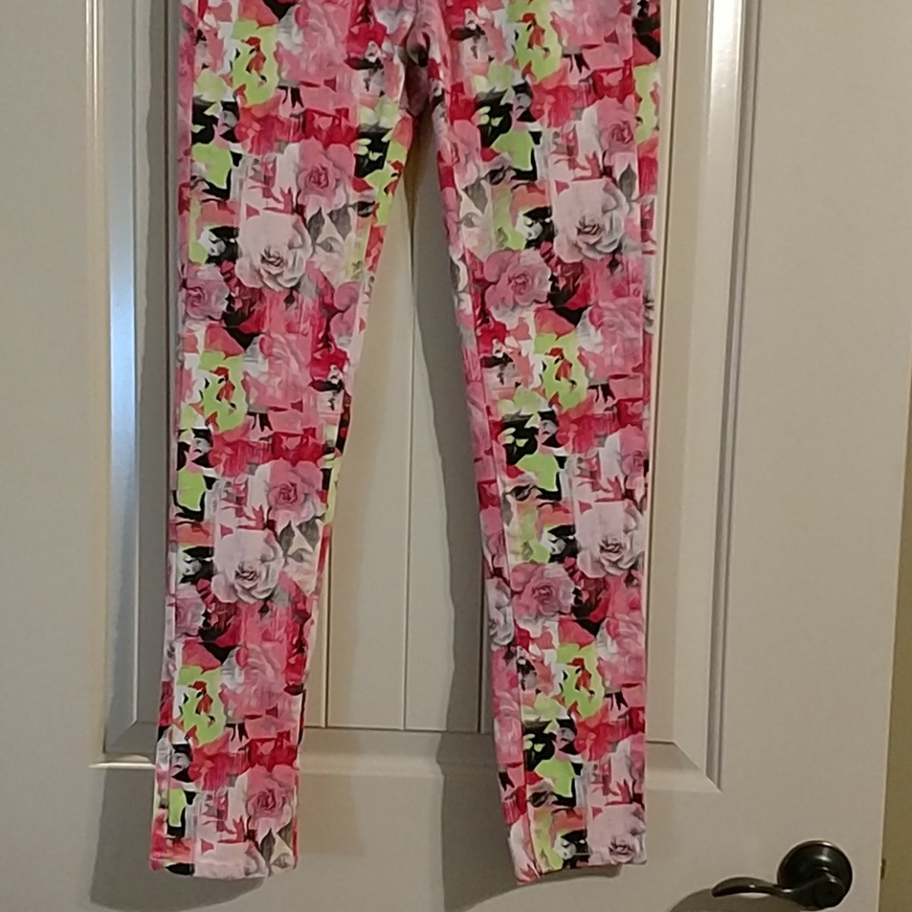 Justice premium girls floral print stretch jeans. - Picture 2 of 7